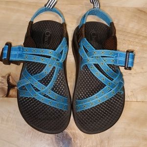 Girls Chacos size 10